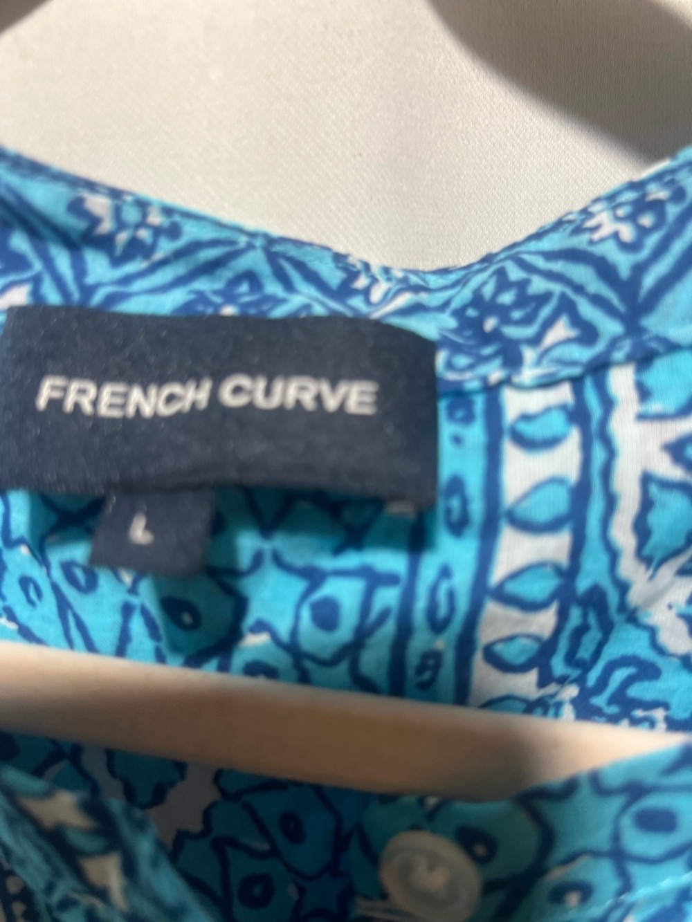 French Curve Blue Boho Medallion Print Blouse Size Large Lightweight - Picture 5 of 5